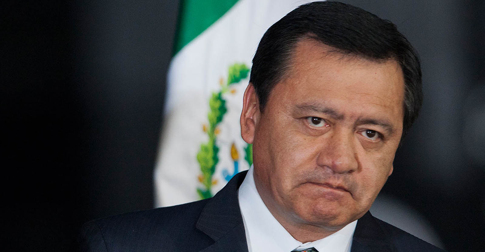 Osorio Chong se baja de la contienda presidencial