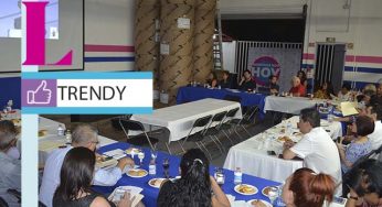 Ciudadanos reunidos en mesa se análisis y debate.