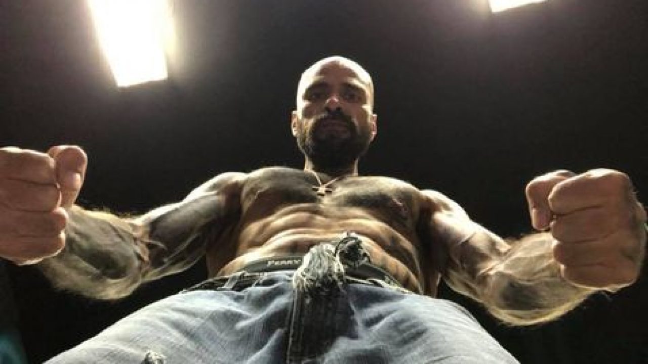 Filtran foto de Babo, vocalista de Cartel se Santa, desnudo