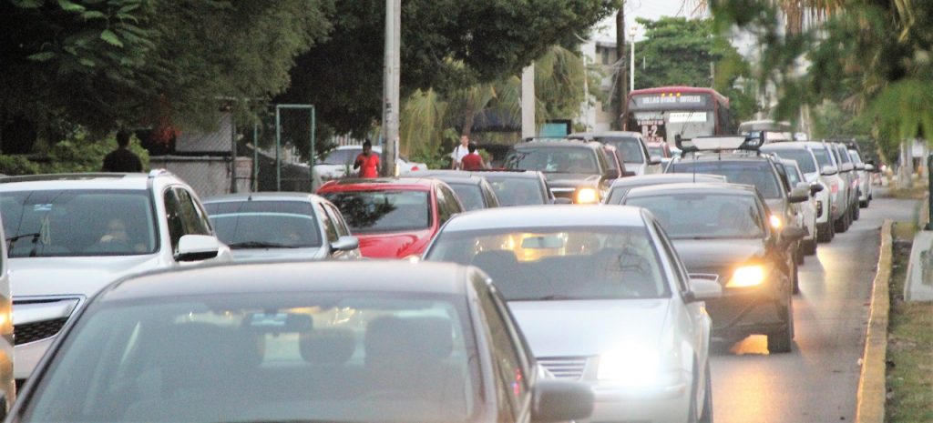 Se desborda el tráfico