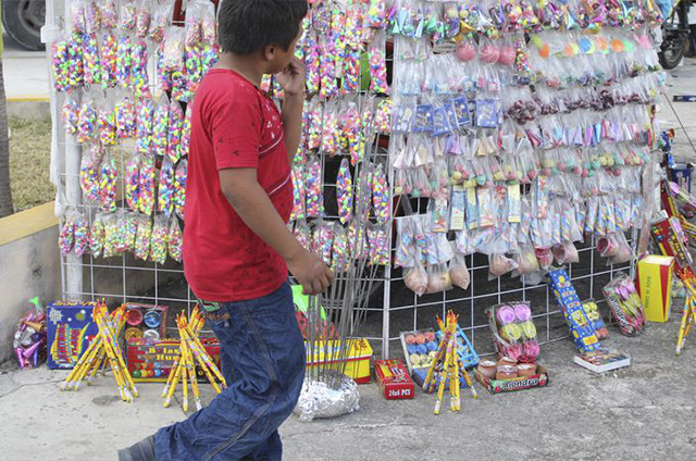 Padres no deben comprarle a niños juegos explosivos