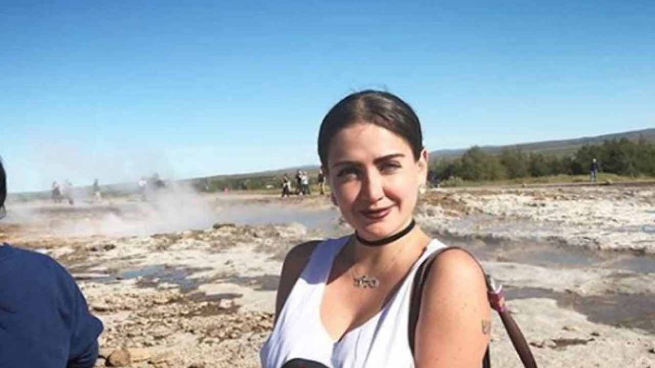 Celia Lora filming in Cancún