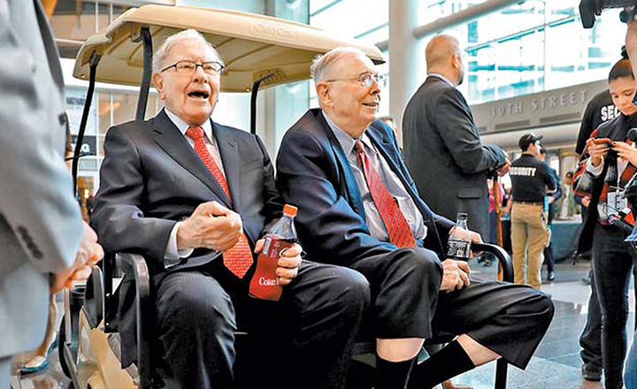 Compra Buffett acciones de Amazon, y sorprende
