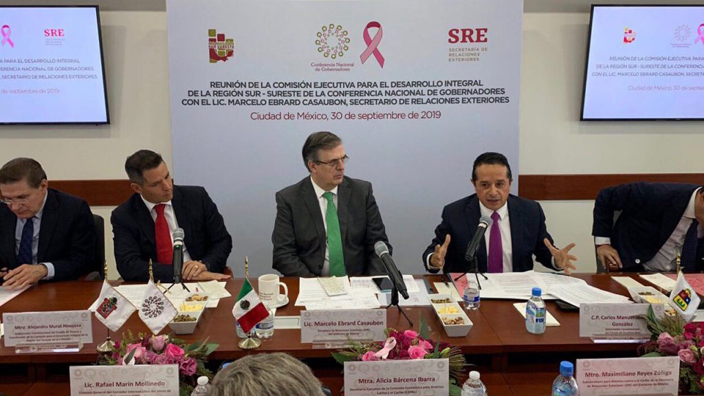 Participa Carlos Joaquín en reunión de desarrollo sur-sureste