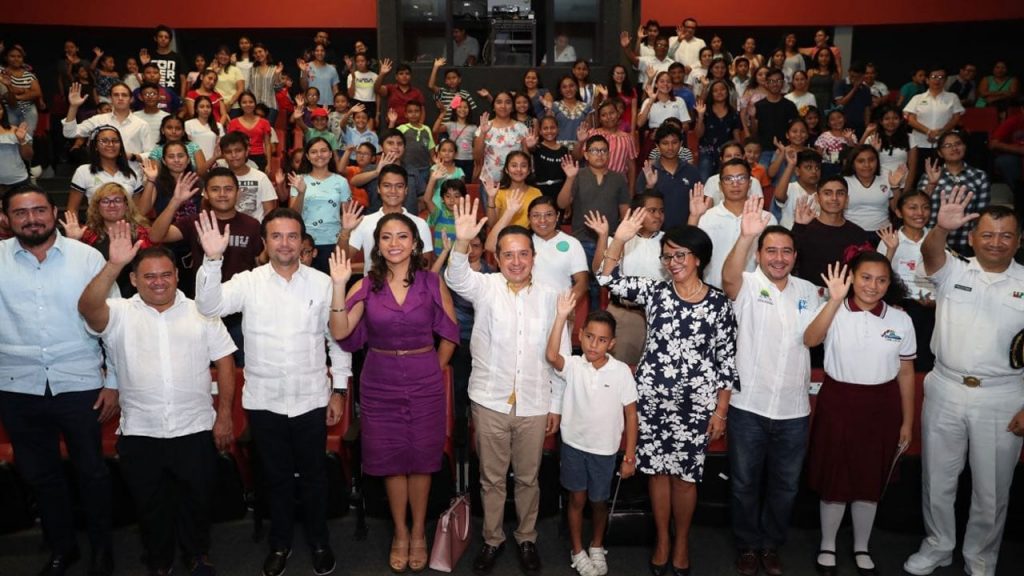 La educación es el único camino para alcanzar el éxito y el desarrollo social: Carlos Joaquín