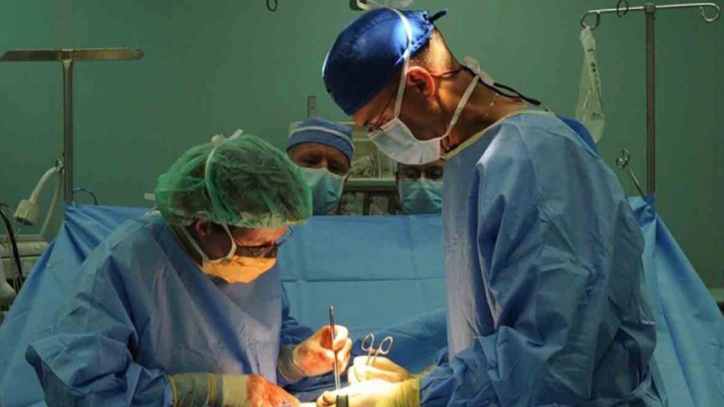 Hospital realiza por error vasectomía a hombre que pidió una circuncisión