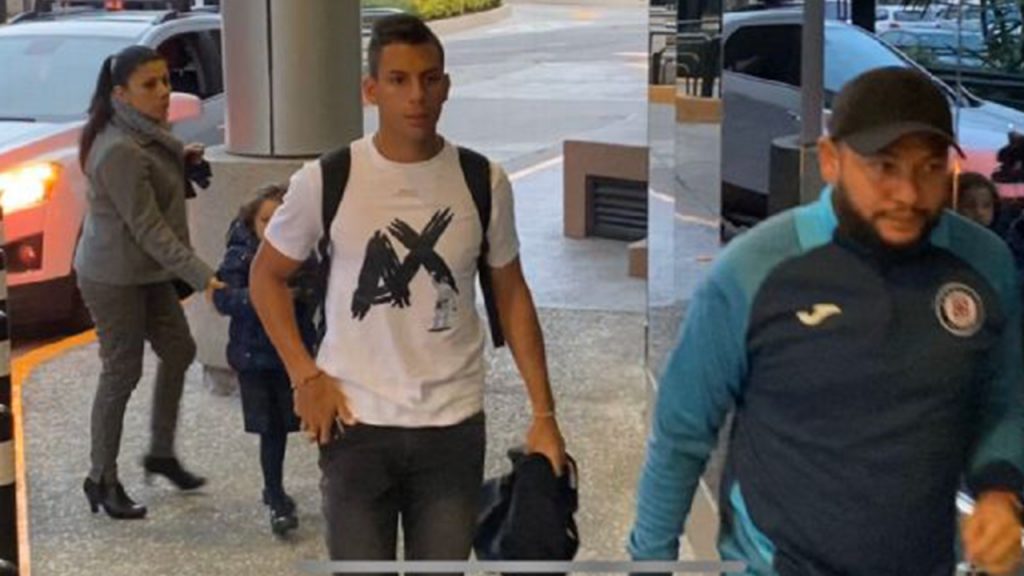 Alex Castro hace pruebas médicas con Cruz Azul; hoy se define su futuro