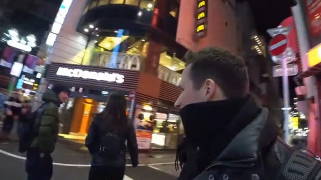 Streamer rescata a una mujer de un acosador mientras transmitía en vivo