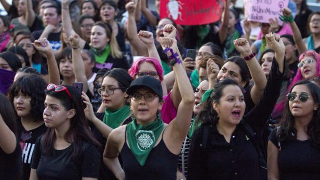 Mujeres jóvenes son las que más apoyan “Un día sin nosotras”