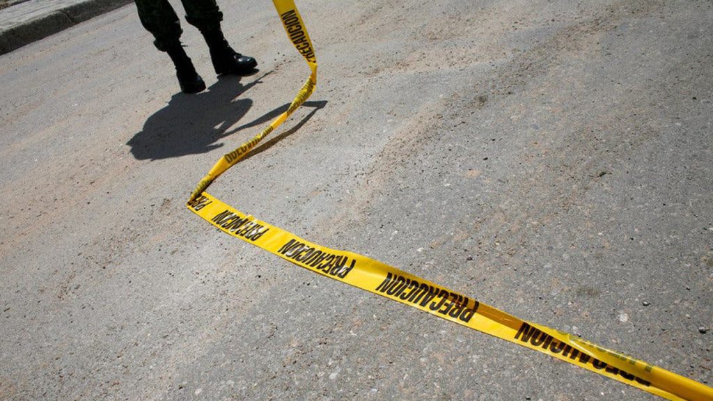 Hallan 15 cuerpos en una carretera en Zacatecas