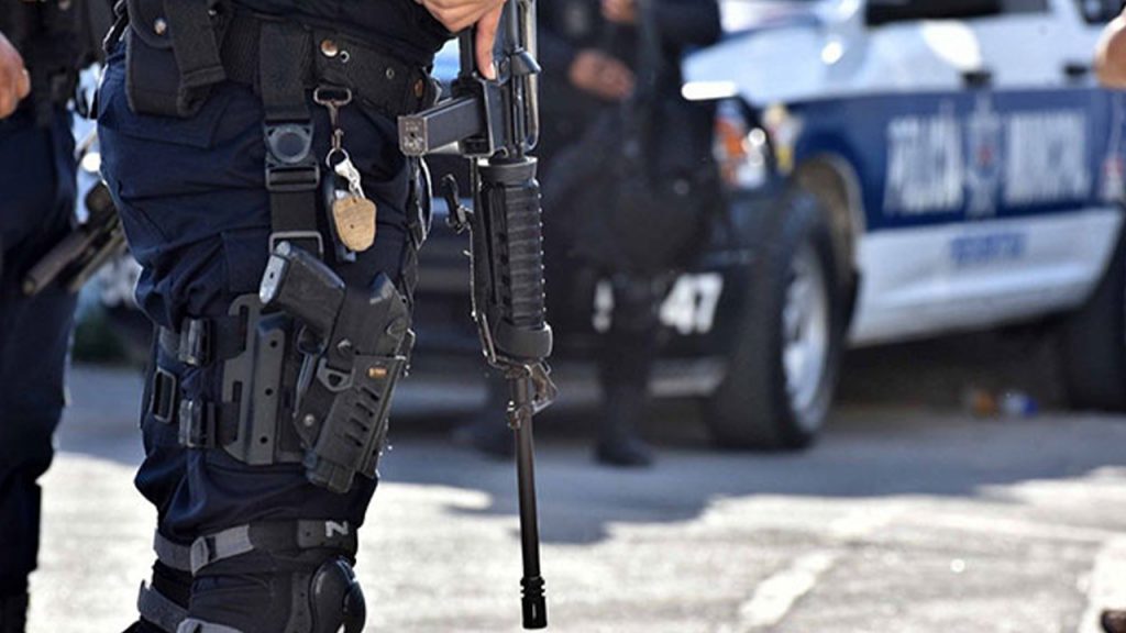 Policías en la cuerda floja