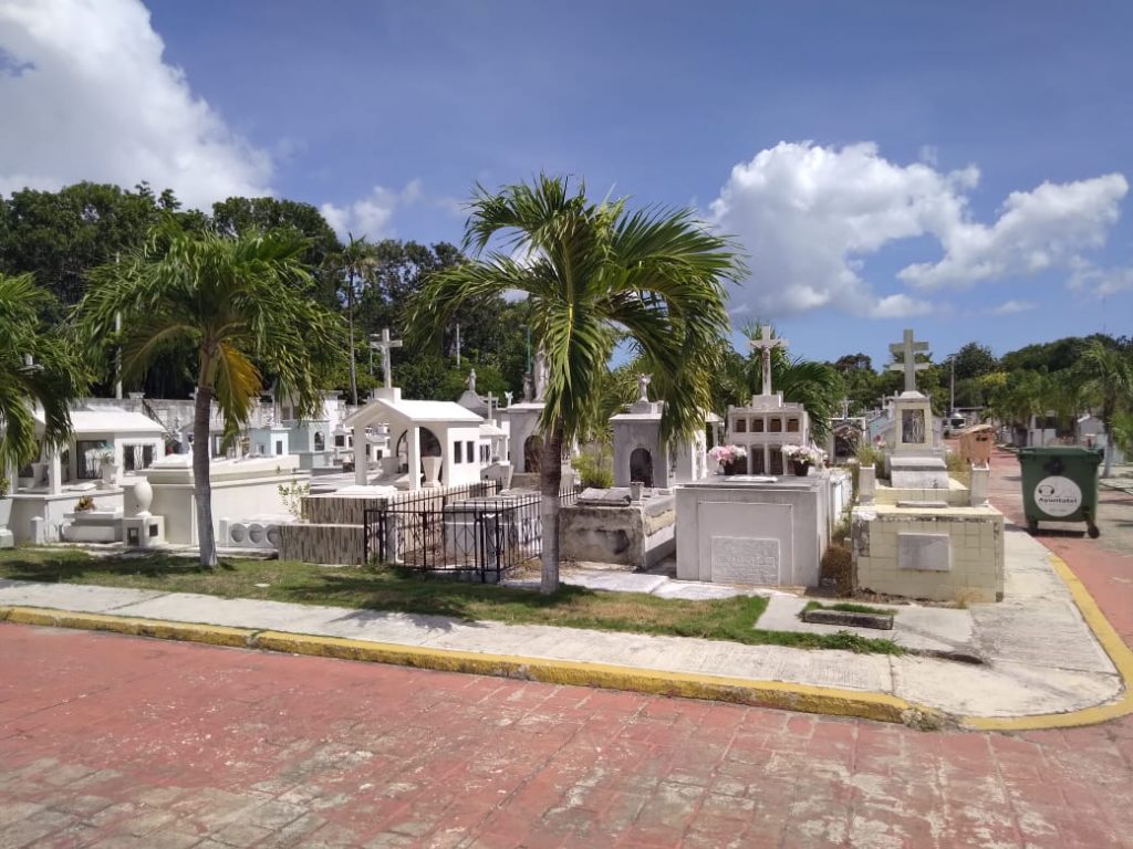 Restringirán el acceso a los panteones en Día de Muertos