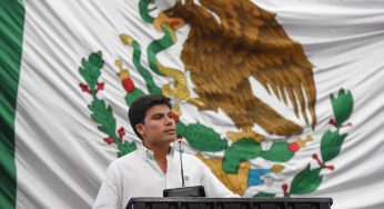 Acusan al diputado Gustavo Miranda por correr a 50 “aviadores” en el Congreso del Estado