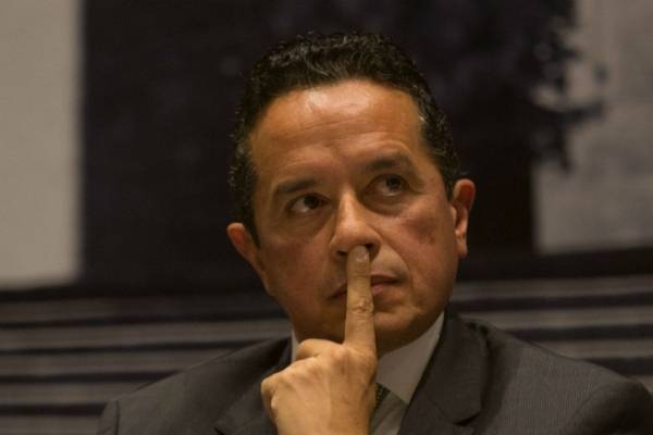 Cae otra cómplice de Carlos Joaquín; desmontan la “Estructura Maya”