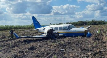 Aterriza de emergencia avioneta en Sergio Butrón Casas