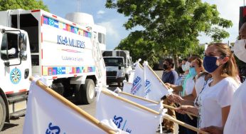 La presidente municipal Atenea Gómez Ricalde dio el banderazo de salida de camiones de recolecta de basura en Isla Mujeres