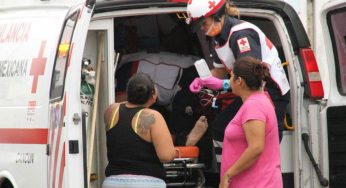 Impacto contra una camioneta que transportaba agua y quedo prensado