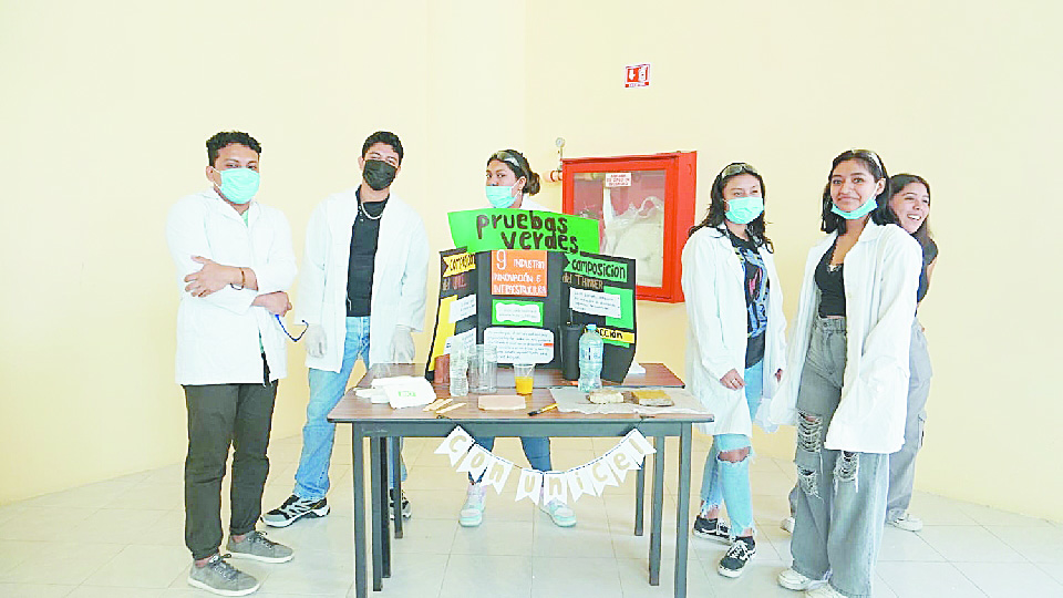 Todo un éxito la feria de ciencias en la Uqroo, campus Playa del Carmen