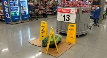 Evidencian recientes lluvias múltiples goteras en supermercado de Cancún