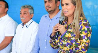 Lili Campos reconoció la labor de los médicos