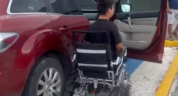 Multan a persona con discapacidad por no traer tarjetón para estacionamiento