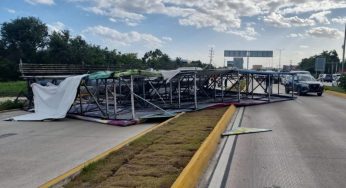 Advierten colapso de al menos seis espectaculares en bulevar Colosio de Cancún