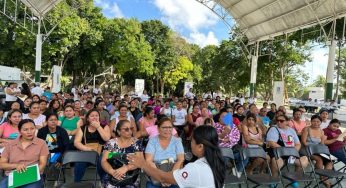 Entregan tarjetas de “Mujer es Poder” en Puerto Morelos