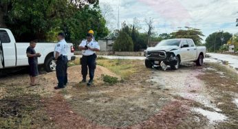 Camionetas protagonizan choque en colonia Plan de Ayala de Felipe Carrillo Puerto