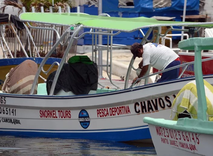 Cierran puertos a embarcaciones menores de 15 metros de eslora en Quintana Roo