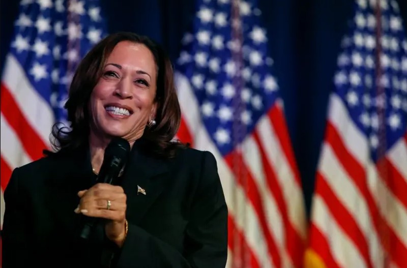 Reciente sondeo señala que Kamala Harris aventaja a Trump