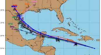 “Beryl” cambia ligeramente su trayectoria, se prevé toque tierra en Punta Allen