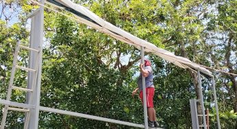 Retiran anuncios espectaculares en carretera Cancún-Puerto Morelos ante alerta por Huracán “Beryl”