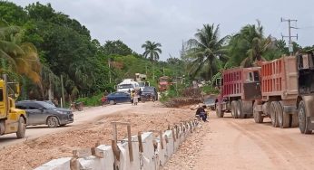 Accidente de volquete deja sin luz a comunidades en Bacalar y pobladores exigen solución