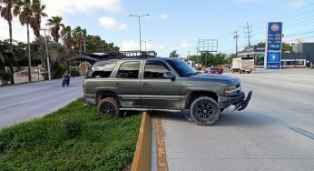 Conductor choca a motociclista y este resulta herido de gravedad