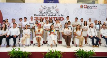 Ángel Ulises de Jesús Dzib Ek, galardonado con el premio estatal de la juventud 2024,”orgulloso por la distinción y representar a los jóvenes”