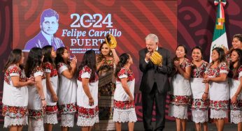 Las Diablillas de Hondzonot reciben reconocimiento del Presidente Andrés Manuel López Obrador