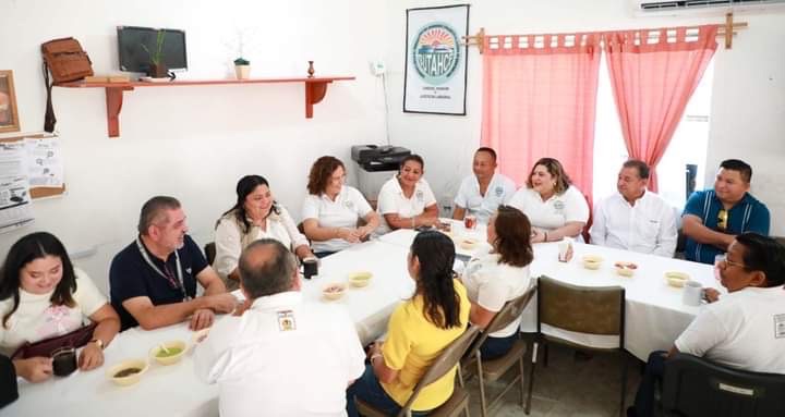 Piden plazas para trabajadores con antigüedad