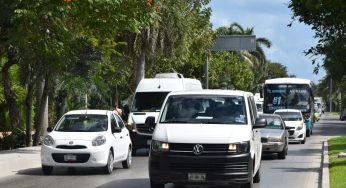 Piden a autoridades pongan orden en el aeropuerto de Cancún, ante presencia de Uber y “taxis piratas”