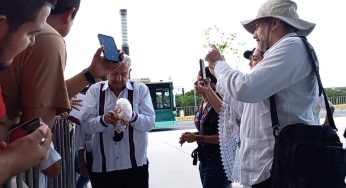 Día histórico, Aborda AMLO el P’atal