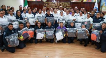 Entregan uniformes a policías isleños; se entregaron 350 kits