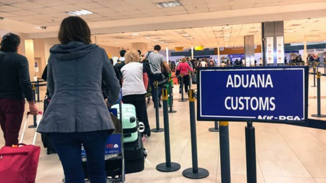 Aduanas debe analizar la ampliación del tope de compras en el extranjero