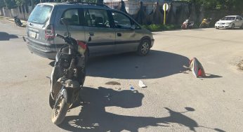 Automovilista manda al pavimento a motociclista en Felipe Carrillo Puerto