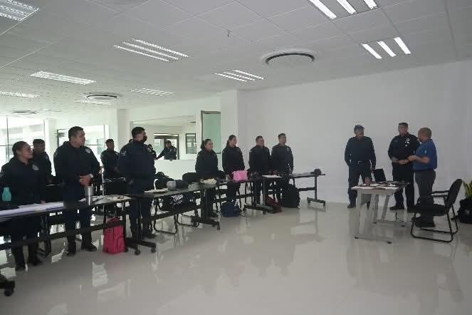 Buscan reforzar seguridad en Bacalar; policías tendrán mejor seguro de vida