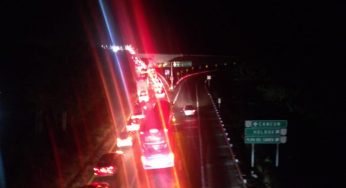 Fallas en caseta de cobro generan largas filas en la carretera Cancún-El Tintal