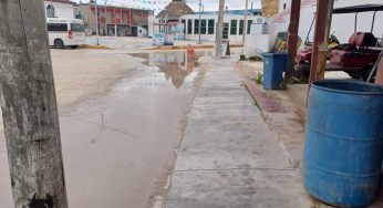 Alcalde de Chiquilá denuncia rebosamiento de aguas negras y falta de atención por parte de CAPA