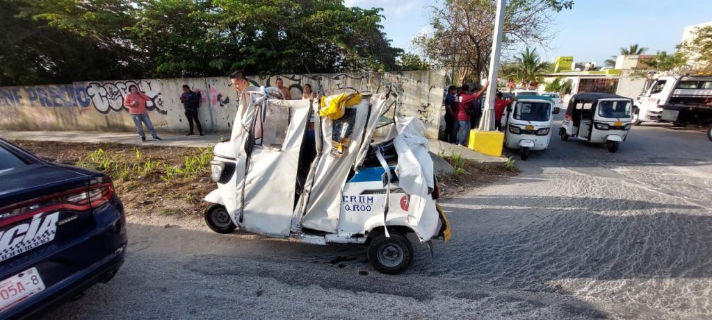 Pareja de motociclistas lesionados tras chocar contra un mototaxi, circulaba sin precaución