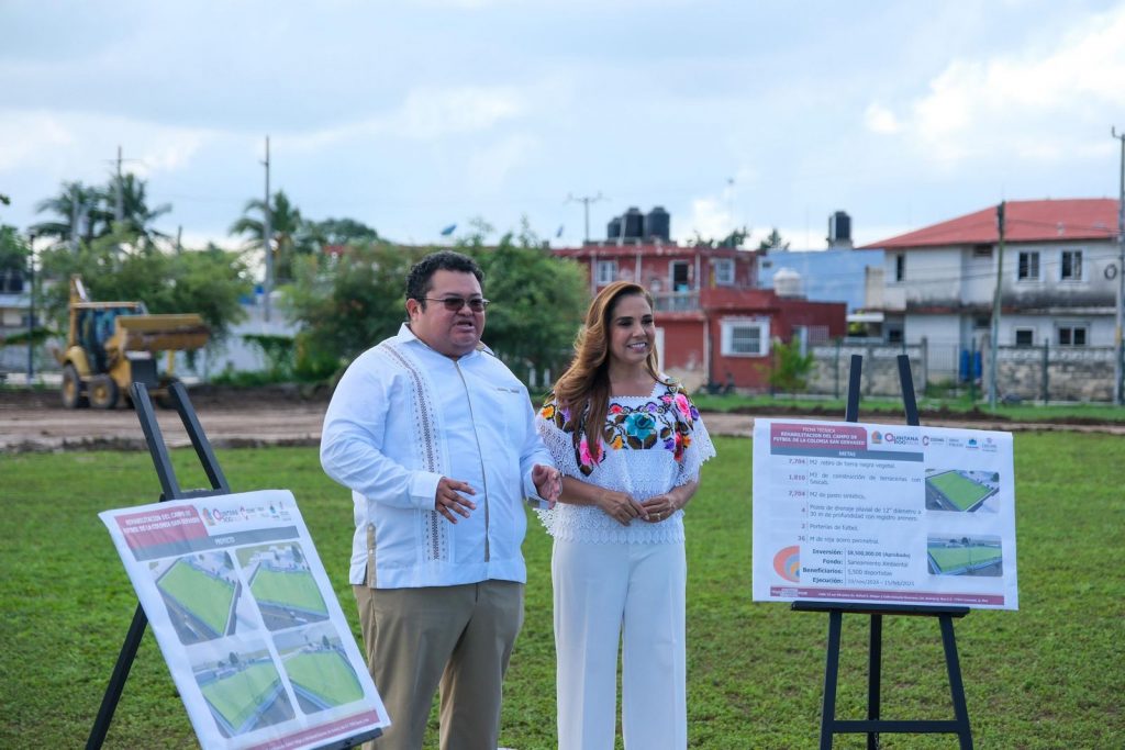 Mara Lezama da inicio a la rehabilitación de la cancha de fútbol en San Gervasio, Cozumel