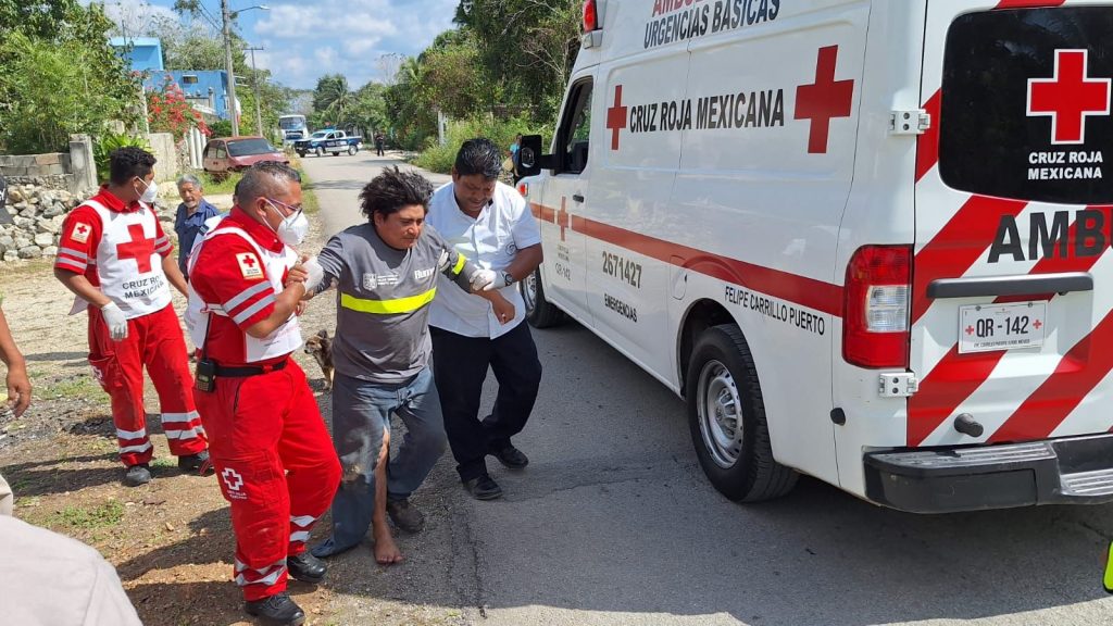 Motociclista resulta lesionado tras ser impactado por un taxi en Felipe Carrillo Puerto