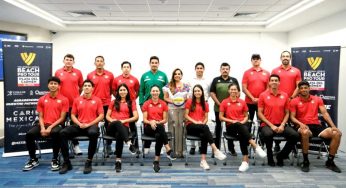Mara Lezama recibe al equipo mexicano en el Tour Mundial de Voleibol de Playa Elite 16 en Playa del Carmen
