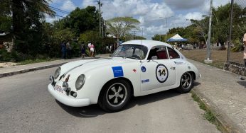 Rally Maya 2025: Autos clásicos y apoyo social en Felipe Carrillo Puerto